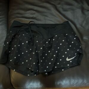 Nike running shorts 2.5”